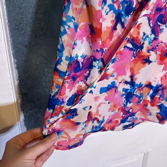 W5 Women’s Pink multicolor Floral Faux Wrap Short Sleeve Blouse Size large - Picture 3 of 5